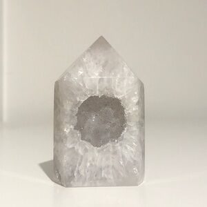 Druzy quartz tower